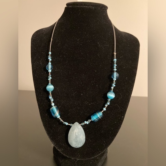 Jewelry - Blue beaded necklace
